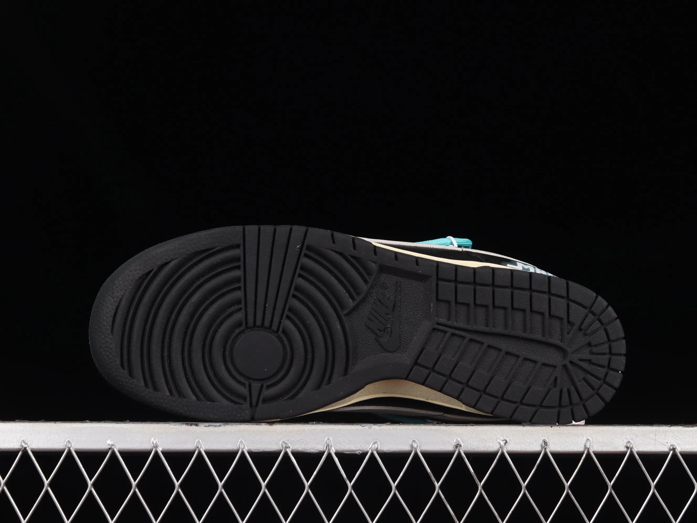 All Categories Nk SB Dunk Series Nk SB Dunk Low Low-top Sneakers Nk Dunk Low Punk Style Back to the Future Customized version of deconstructed strap casual sneakers DJ6188-002